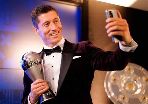 Robert Lewandowski Wins Fifa Best Award