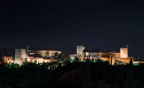 Illuminated Alhambra at Night · Free Stock Photo