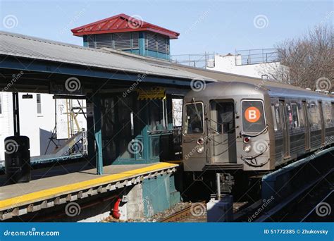 NYC Subway B Train Arriving at Kings Highway Station in Brooklyn ...