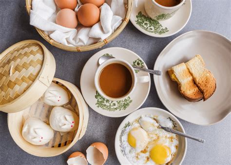 start  day   epic local breakfast  singapore honeycombers