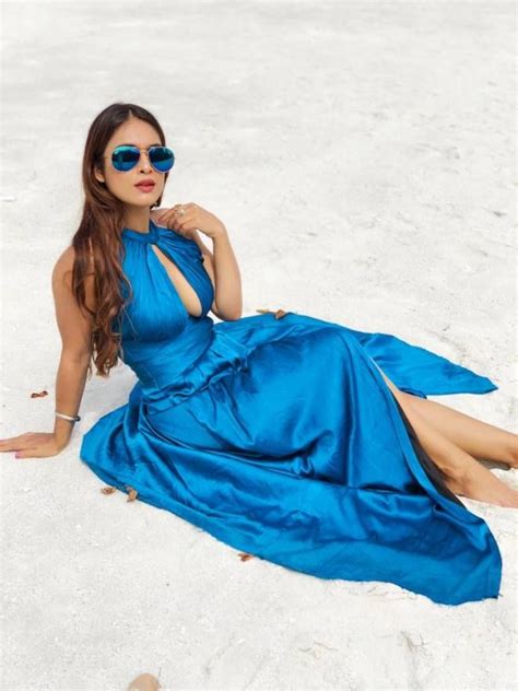 Neha Malik New Hot Spicy Pics