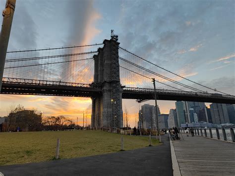 Sunset in Dumbo : r/Brooklyn