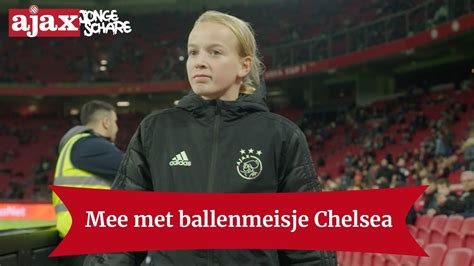 Chelsea Is Ballenmeisje Bij Ajax Vitesse Youtube