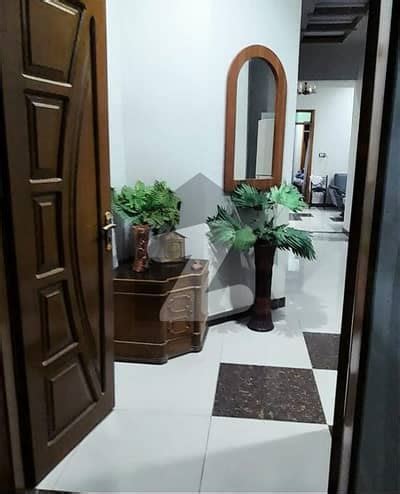 200 Yds 3 Bed DD First Floor Portion Gulistan E Jauhar Block 11