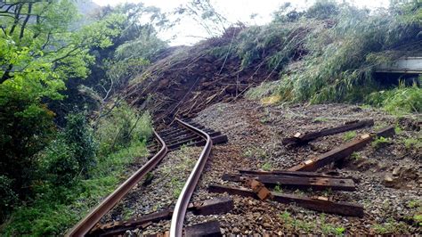 南阿蘇鉄道レール被災時の状況 フォトギャラリー 【公式】熊本県観光サイト もっと、もーっと！くまもっと。