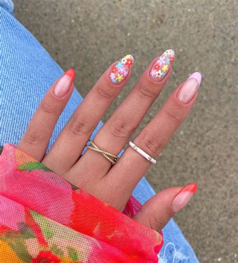 Hot And Trendy Summer Nail Designs To Upgrade Your Nails Art For