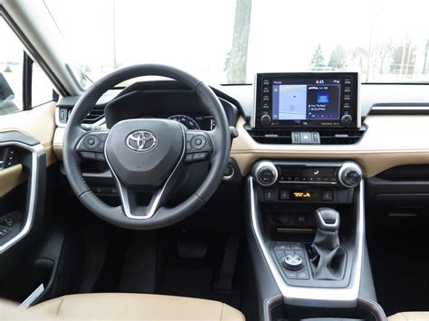 2020 Toyota RAV4: 213 Interior Photos | U.S. News