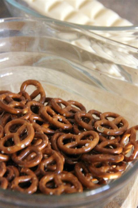 My Happy Place: White Chocolate Covered Pretzels