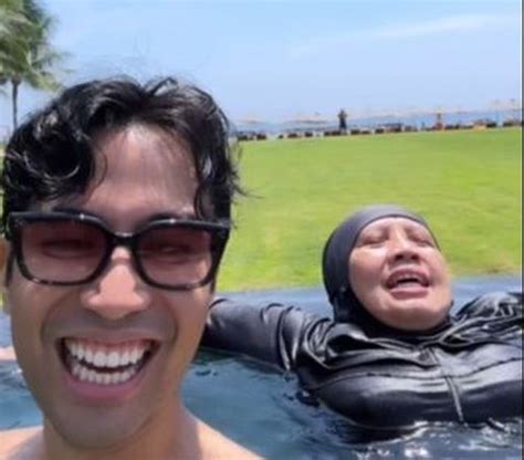 potret keseruan vidi aldiano  keluarga liburan  bali