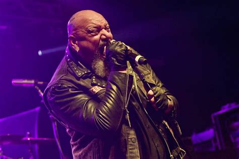 Paul Dianno Ex Vocalista Do Iron Maiden Morre Aos Anos Metr Poles