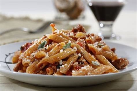 WHOLE GRAIN PENNE WITH SPICY DUCK RAGOUT Barilla For Professionals