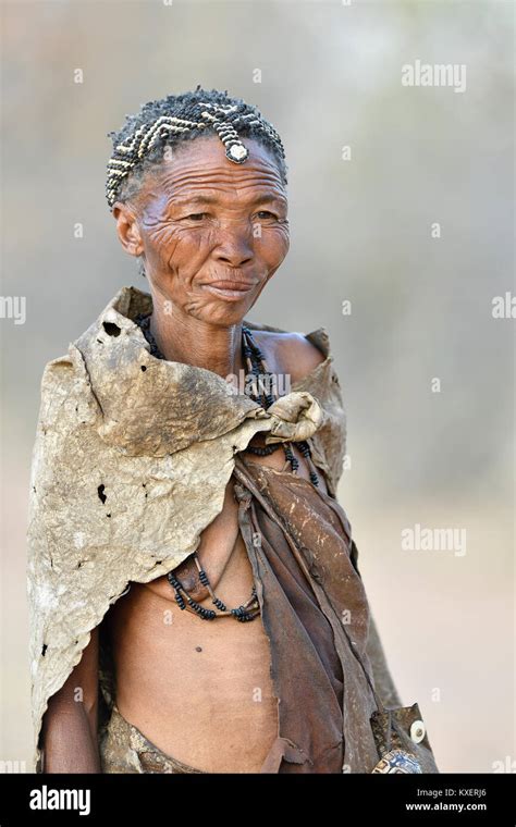 Bushman Woman High Resolution Stock Photography And Images Alamy