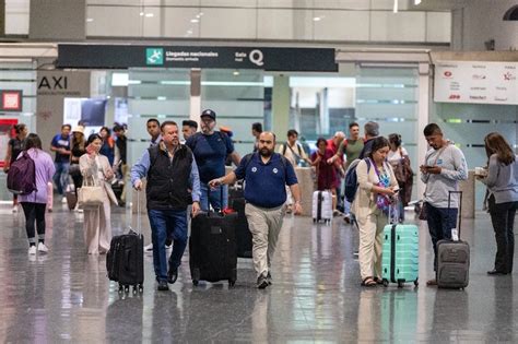 Aument Llegada A Rea De Turistas Medios Obson