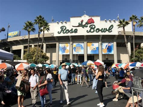 Visiting Southern Californias Famous Rose Bowl Flea Market