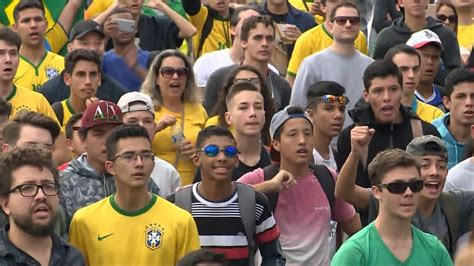 Torcedores Comemoram Vitória Do Brasil Na Beira Mar Norte Em Florianópolis Santa Catarina G1