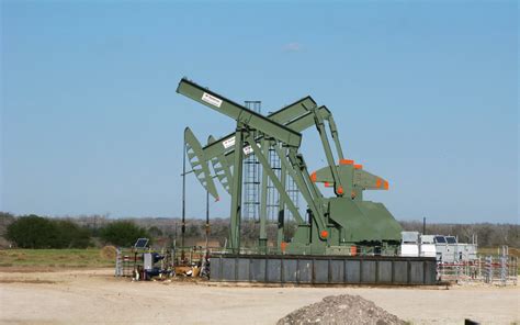 Oil Production Picking Up In Second Largest Us Shale Field Oil