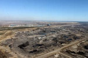 Alberta's oilsands pump out more pollutants than industry reports ...