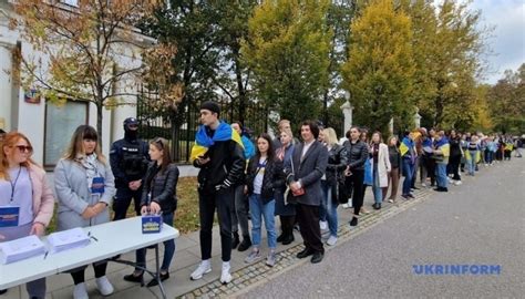 W Warszawie Odby O Si Referendum W Sprawie Przekazania Ambasady