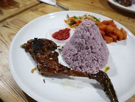 mamih ungu cafe  resto sukabumi restaurant reviews