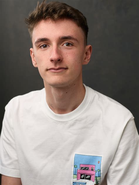 Daniel Corey Uclan Ba Hons Acting