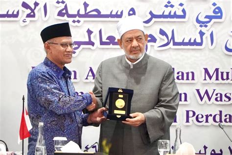 Grand Syekh Al Azhar Umat Islam Berhutang Jasa Pada Muhammadiyah