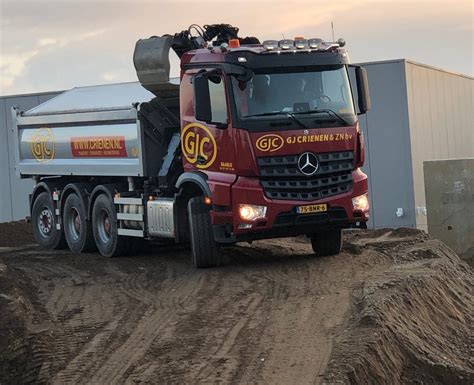 Transport G J Crienen Zn Grondverzet Machineverhuur