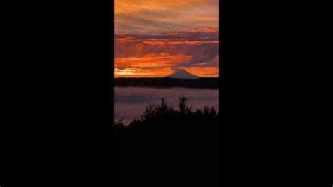 Stunning Sunrise Captured at Washington’s Mount Rainier | news.com.au ...