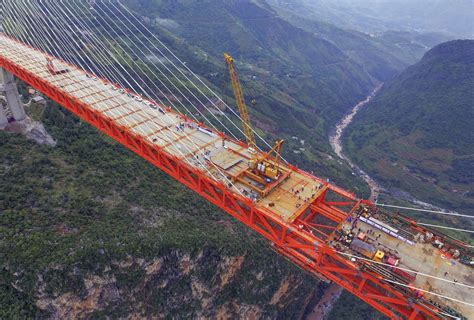 Le Pont Le Plus Haut Du Monde En Voie Dachèvement En Chine