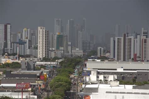 Previsão para o final de semana é de chuvas em todas as regiões