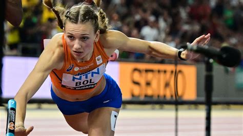 World Athletics Championships Video Of Femke Bol S Incredible Fall In