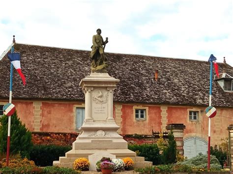 70 Gy Monument aux morts de Gy 70 Haute Saône près de la Flickr