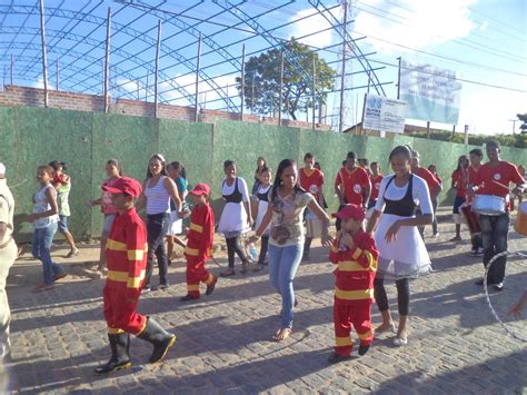 Escola Pequenos Brilhantes