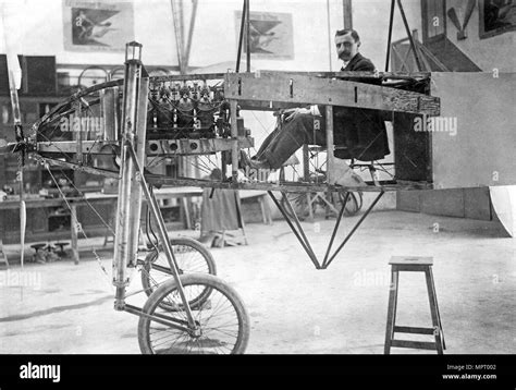 Louis bleriot and plane Banque de photographies et dimages à haute