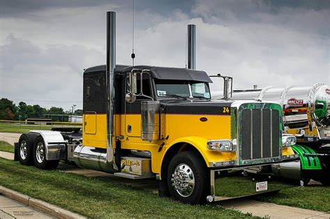 Peterbilt 389 Flat Top