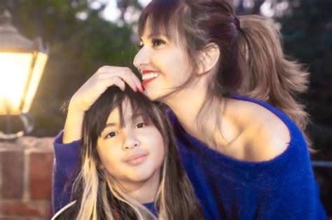 Nia Ramadhani Ramai Ditegur Publik Usai Izinkan Mikhayla Pakai Bikini Disinggung Soal Bahaya