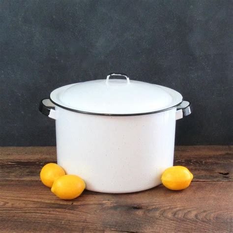 Vintage Enamelware 2 Gallon Stock Pot With Lid