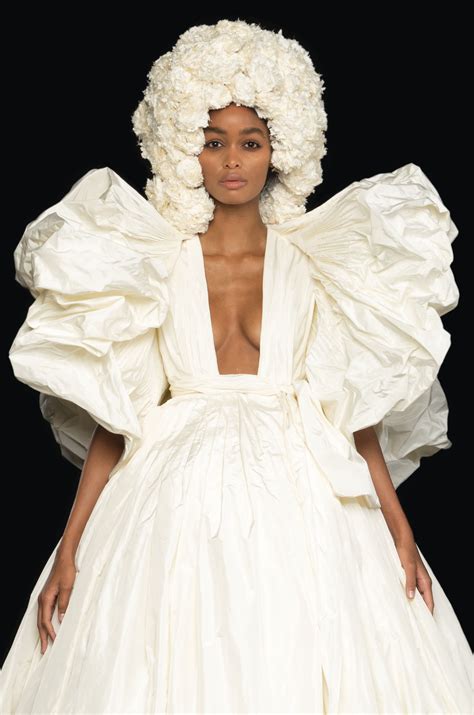 Valentino Haute Couture Wedding Valentino Soars To New Heights For