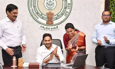 Cm Ys Jagan Includes 809 More Procedures In Aarogyasri