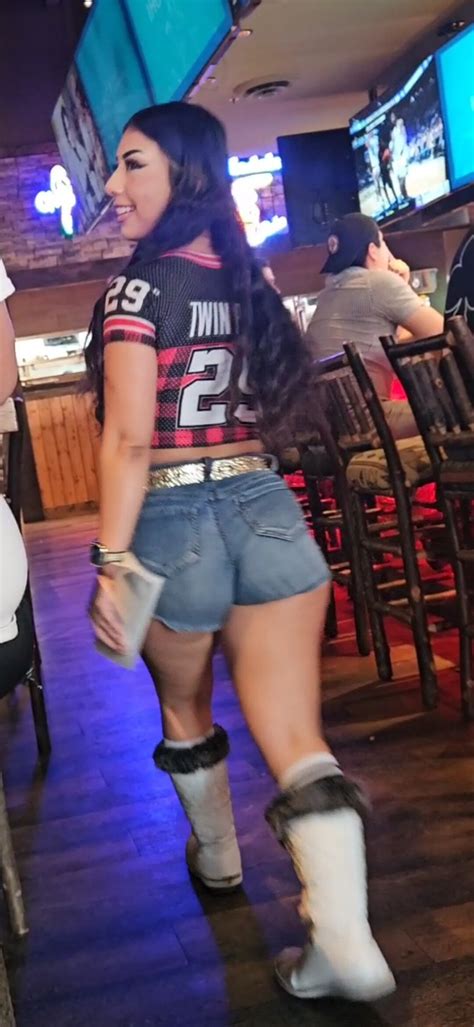 Thick Latina Server Pt Tight Jeans Forum