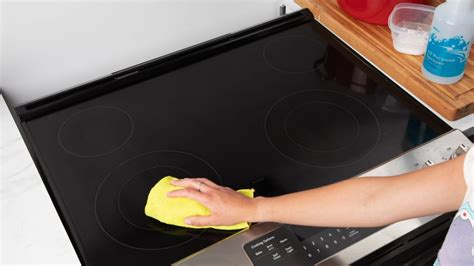 How to clean a glass stove top in 7 easy steps - Reviewed