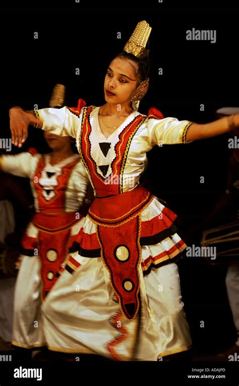 Kandyan Dance High Resolution Stock Photography And Images Alamy