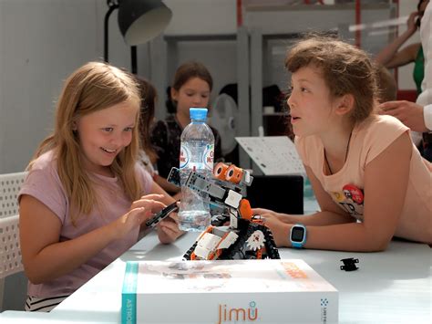 Компания UBTECH Robotics представила конструкторы роботов Jimu и ...