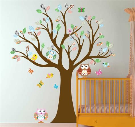 Sticker enfant arbre forêt TenStickers