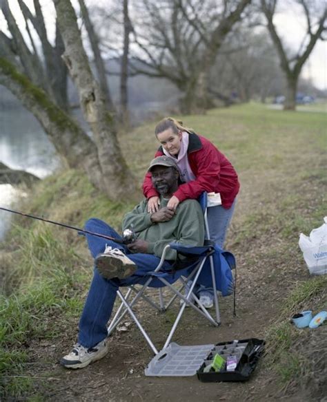 Touching Strangers 33 Pics