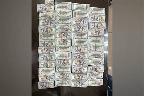 Mumbai Airport Customs Seize Foreign Currency Worth 497000 From