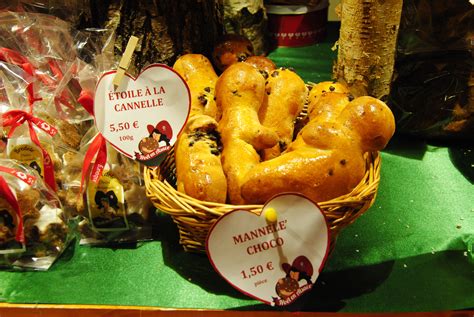 Christmas Market Food Guide Savoury Sweet Options Solosophie