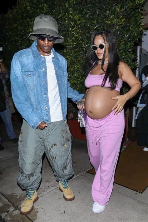 Pregnant Rihanna And Asap Rocky Dine Out In Santa Monica In