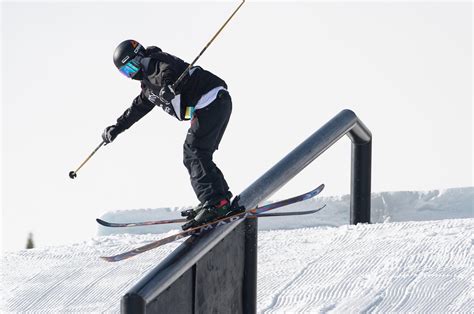 Olivia Asselin perce le top 5 à la descente acrobatique Sportcom