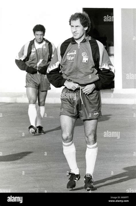 Jugadores de fútbol italiano Franco Baresi y Gianluca Vialli 1990