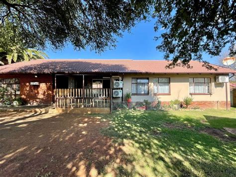 4 Bedroom House For Sale In Secunda P24 114427396